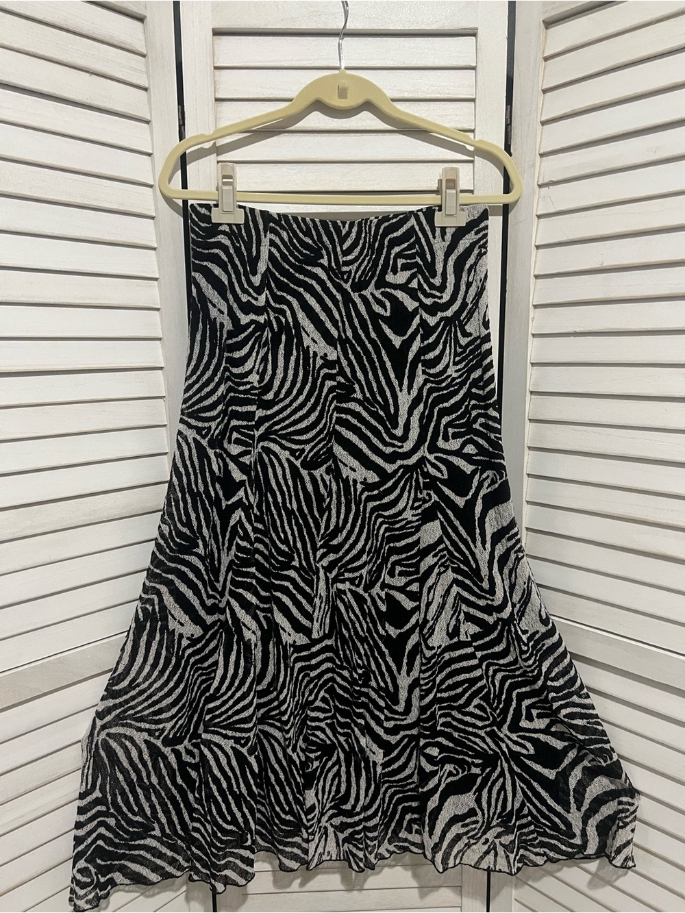 CHICO’S Black and White Zebra Print Flared Skirt SZ 1/MEDIUM